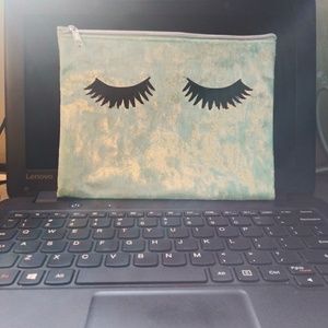 Cosmetic bag